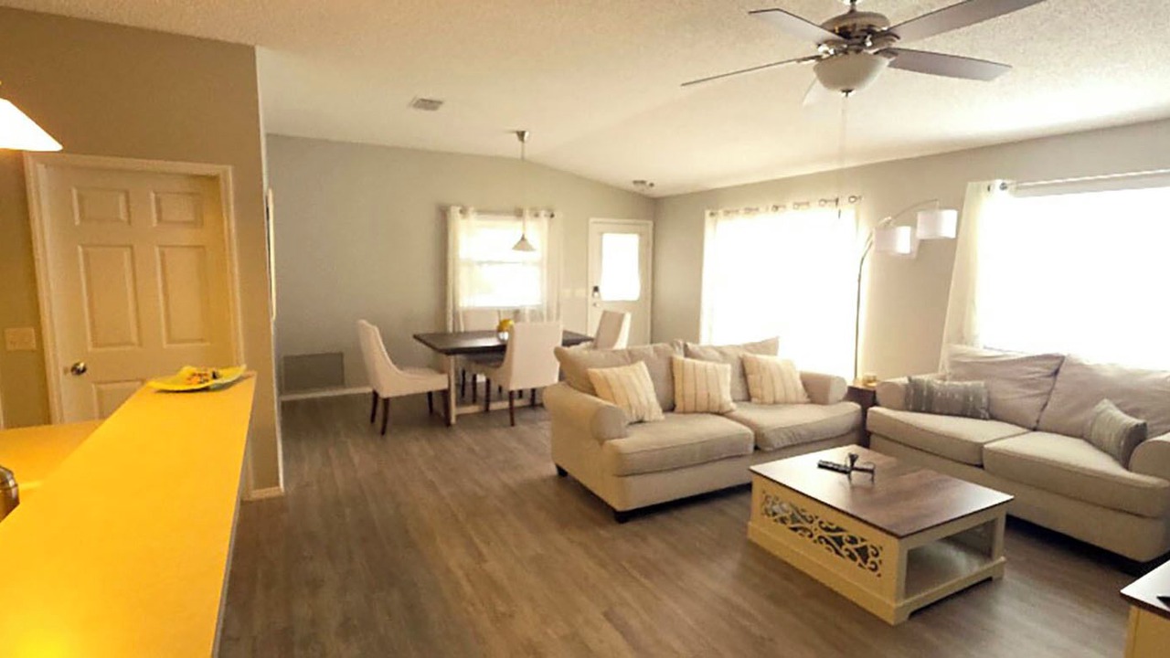 Photo of Livingroom in Mallory Square