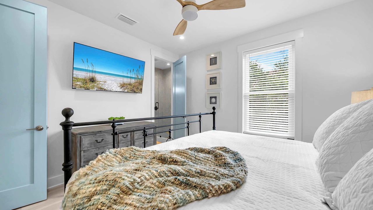 Photo of Bedroom in Avalon Beach Estates