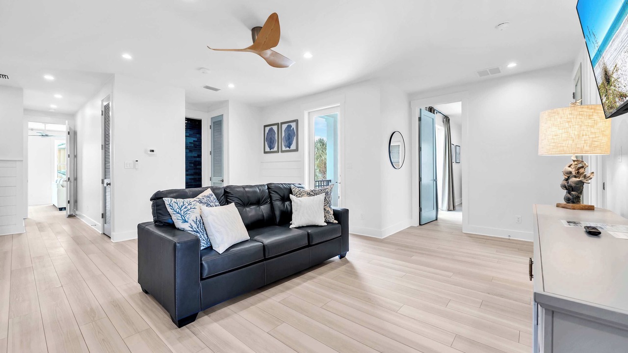Photo of Livingroom in Avalon Beach Estates