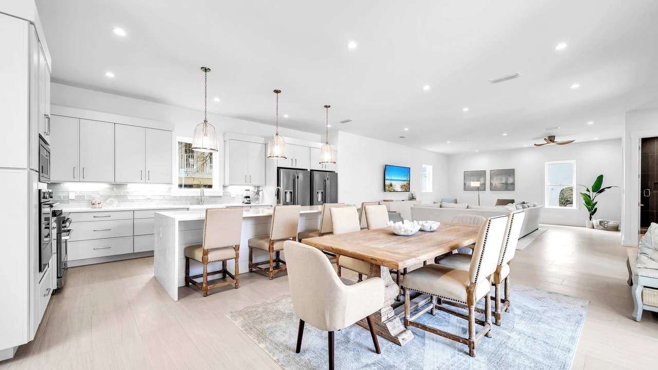 Photo of Others in Avalon Beach Estates