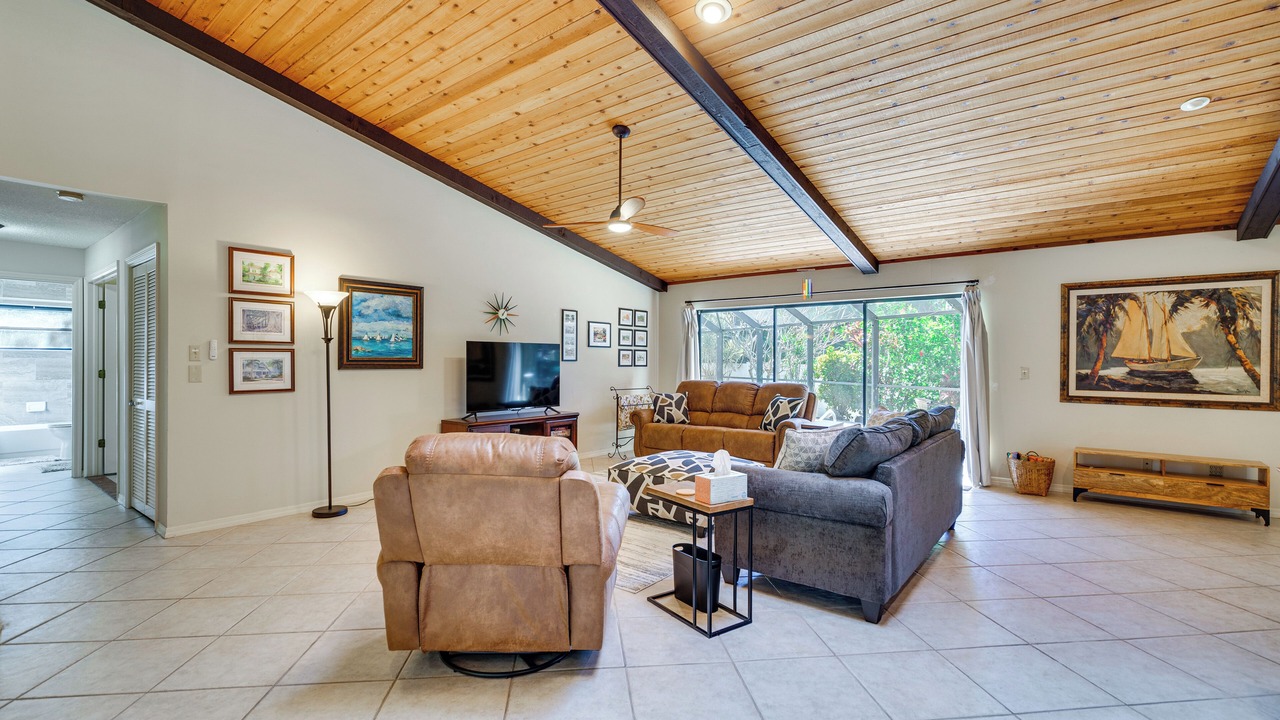 Photo of Livingroom in Eight Lakes