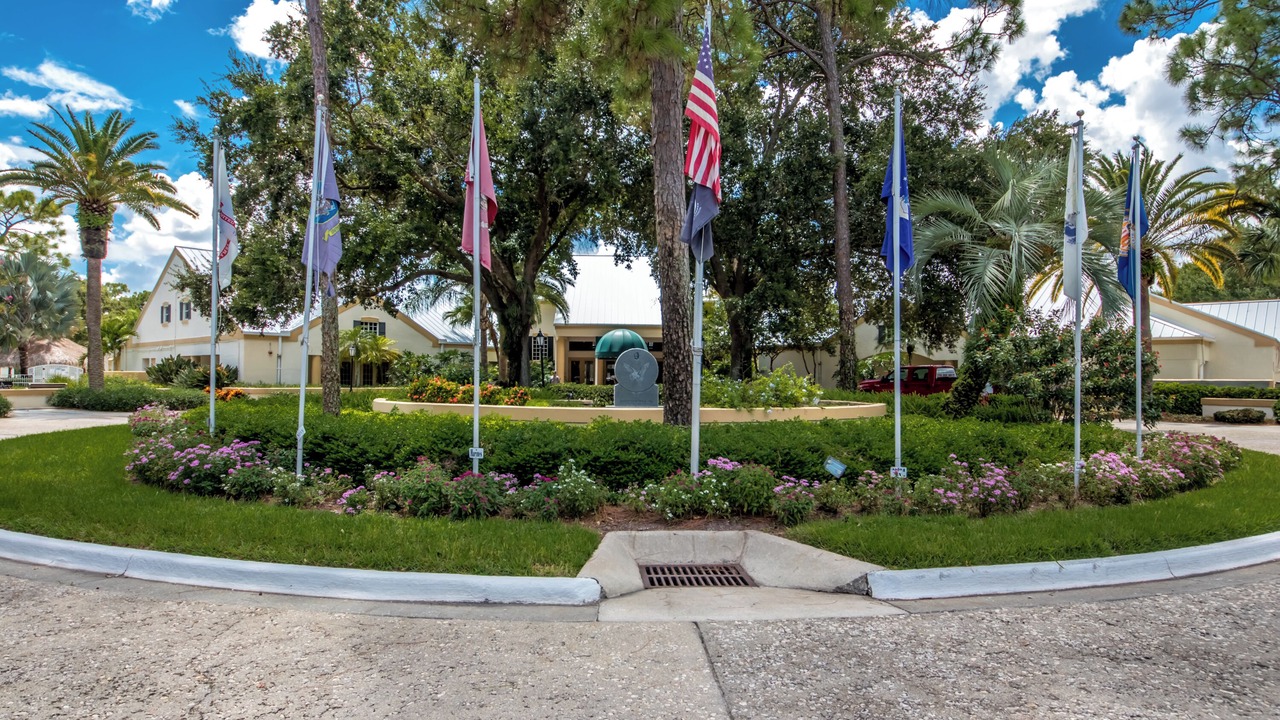 Photo of Outdoor in Jacarandas