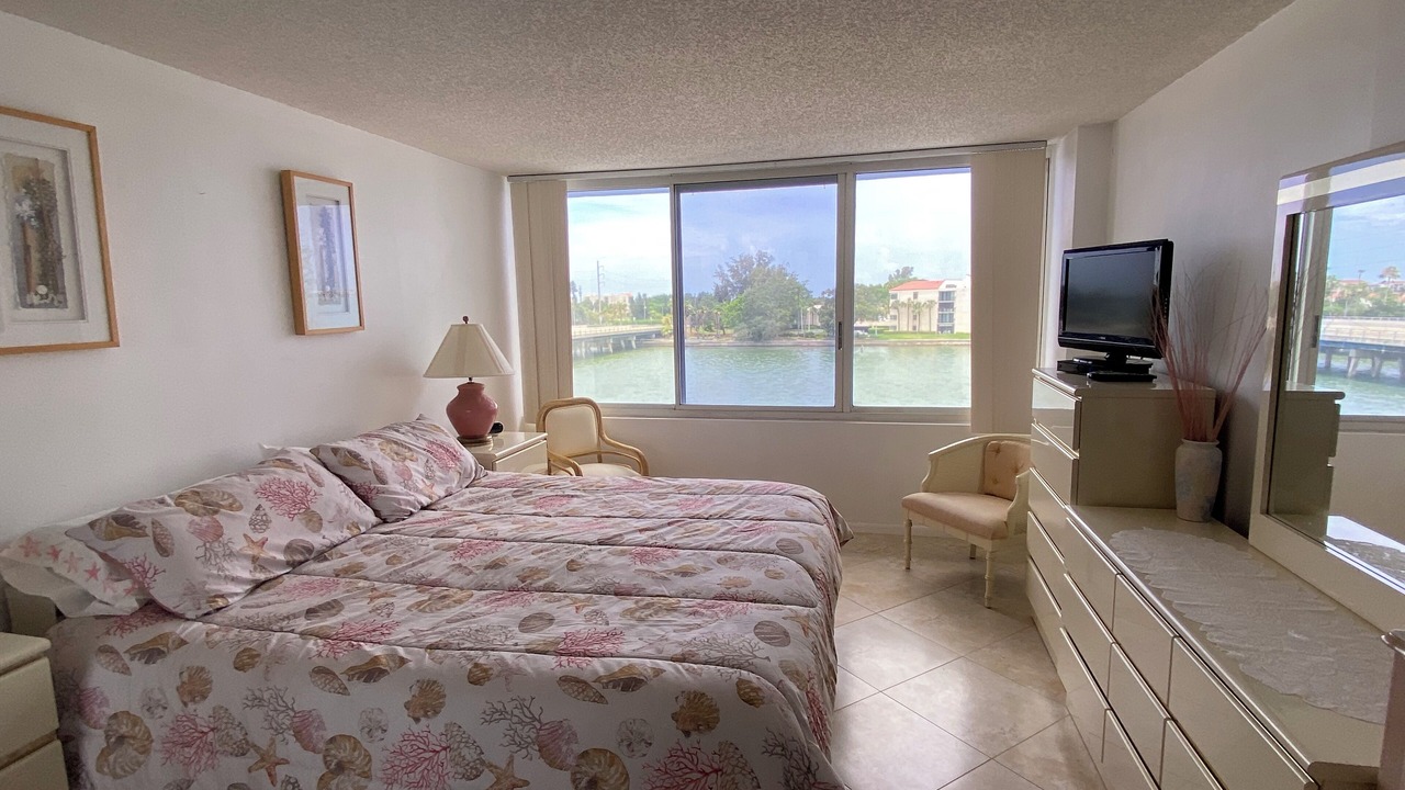 Photo of Bedroom in Bayway Isles