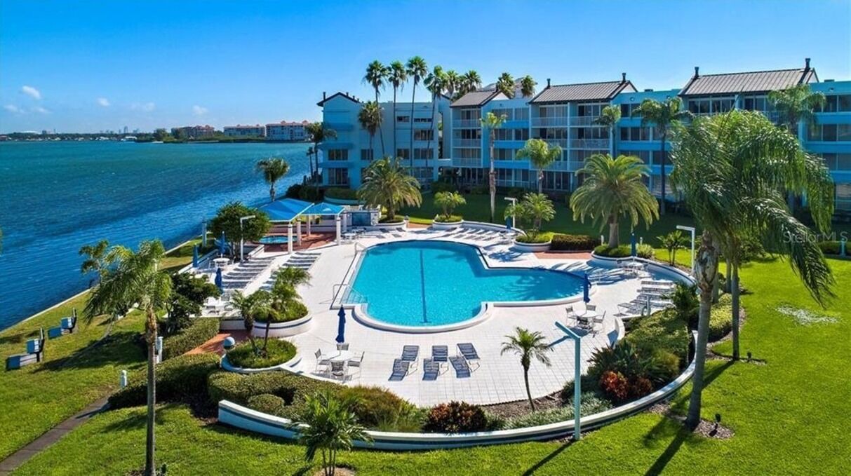 Photo of Outdoor in Bayway Isles