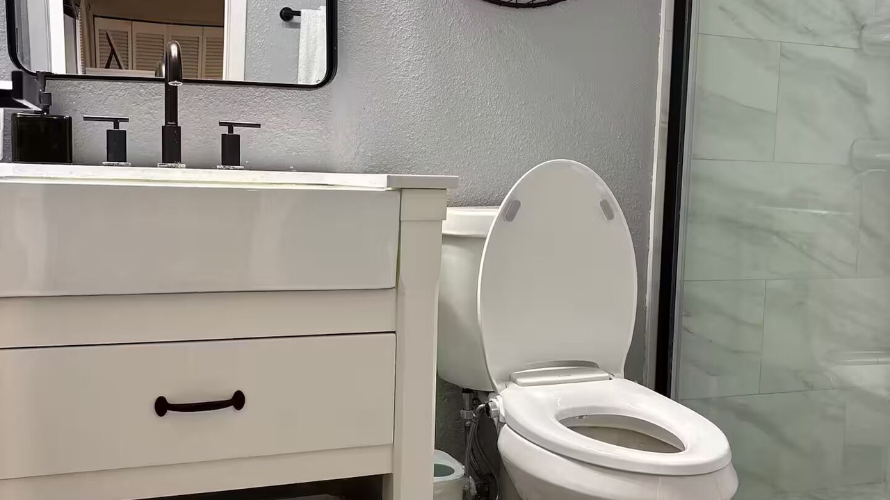 Photo of Bathroom in Egypt Lake-Leto