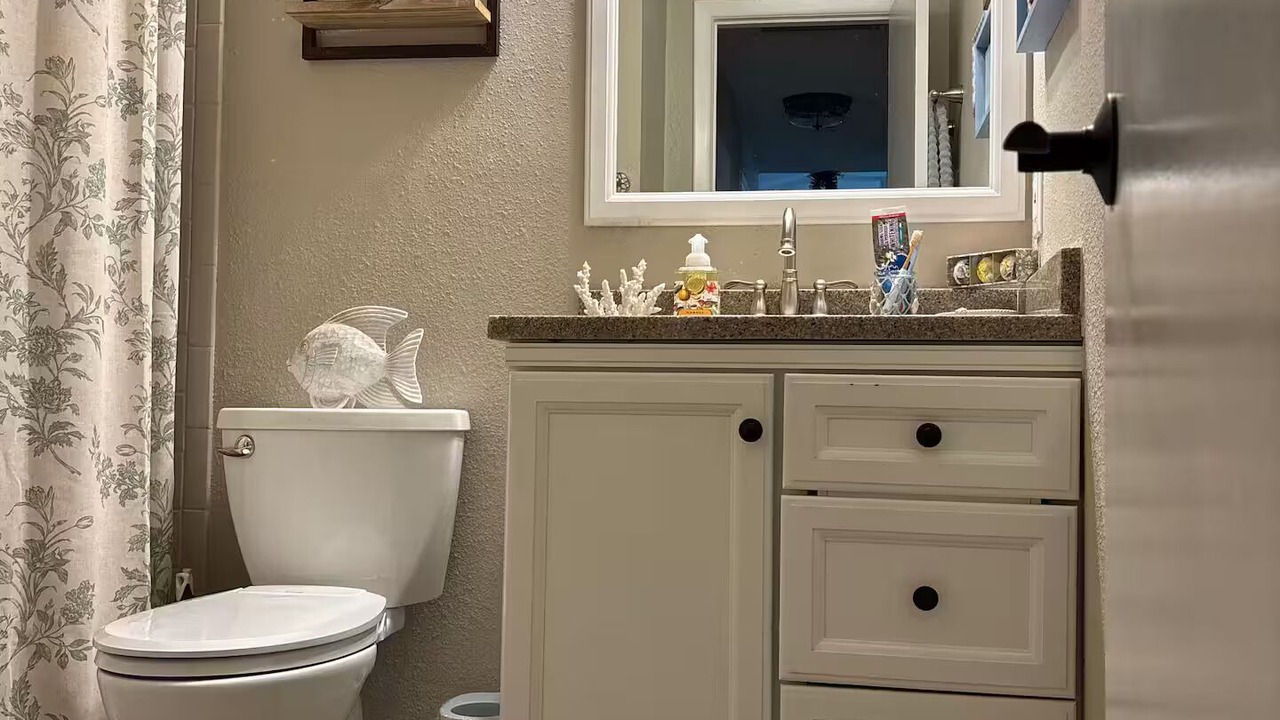 Photo of Bathroom in Egypt Lake-Leto