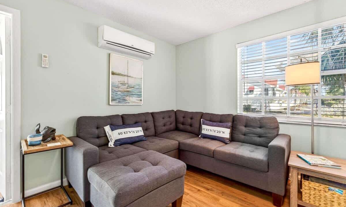 Photo of Livingroom in Indian Shores