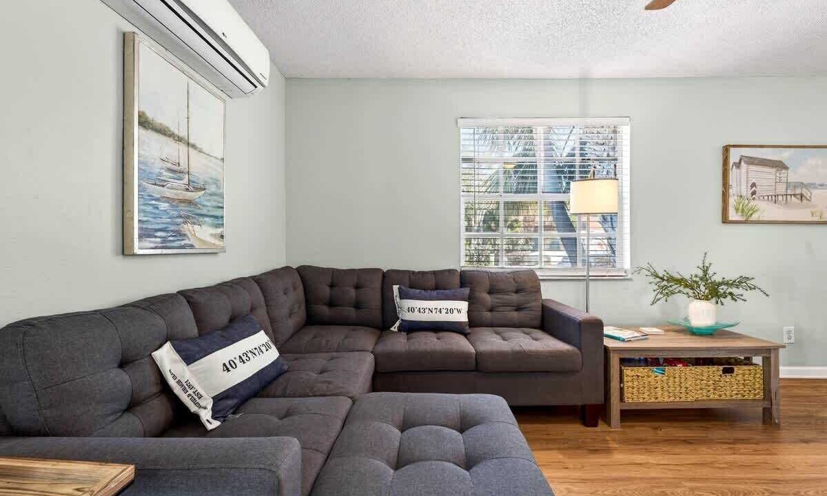 Photo of Livingroom in Indian Shores