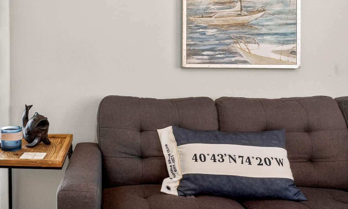 Photo of Livingroom in Indian Shores