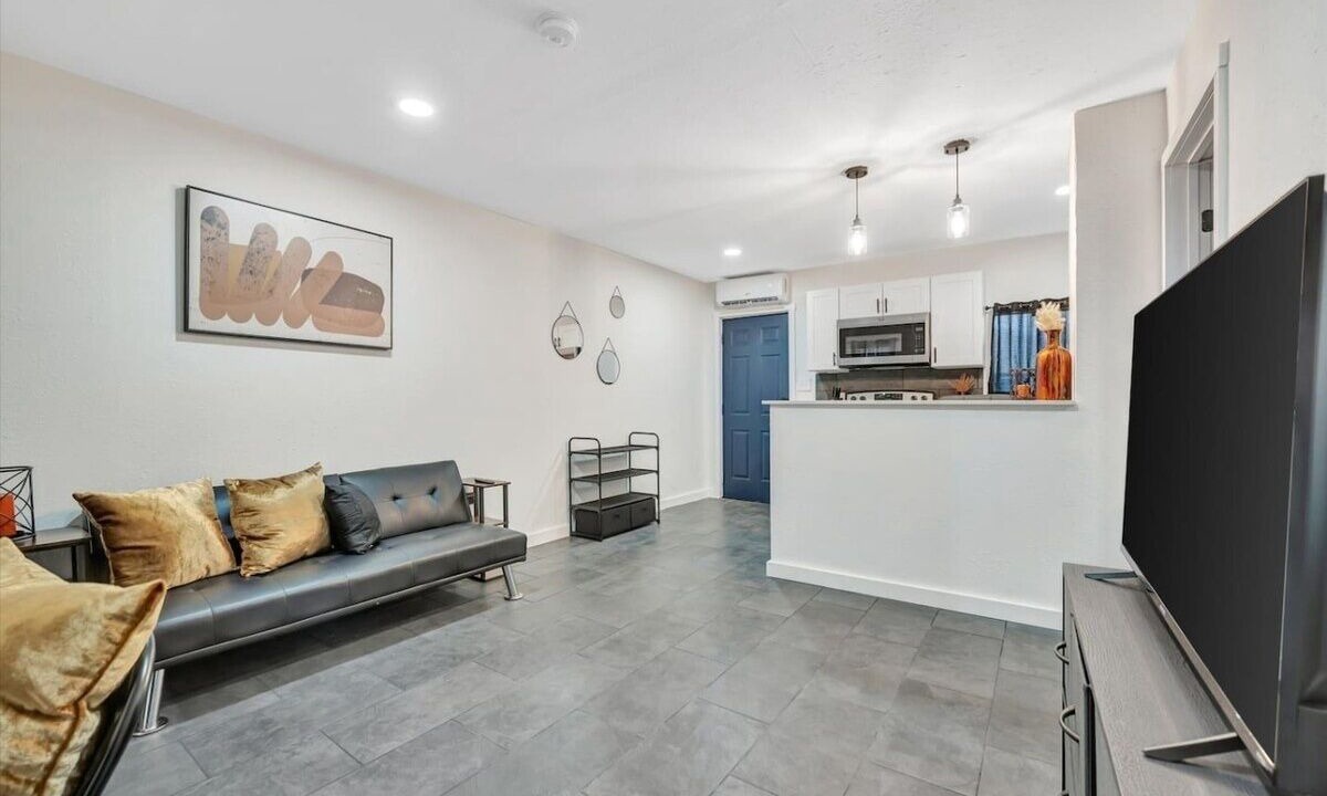 Photo of Livingroom in Tampa