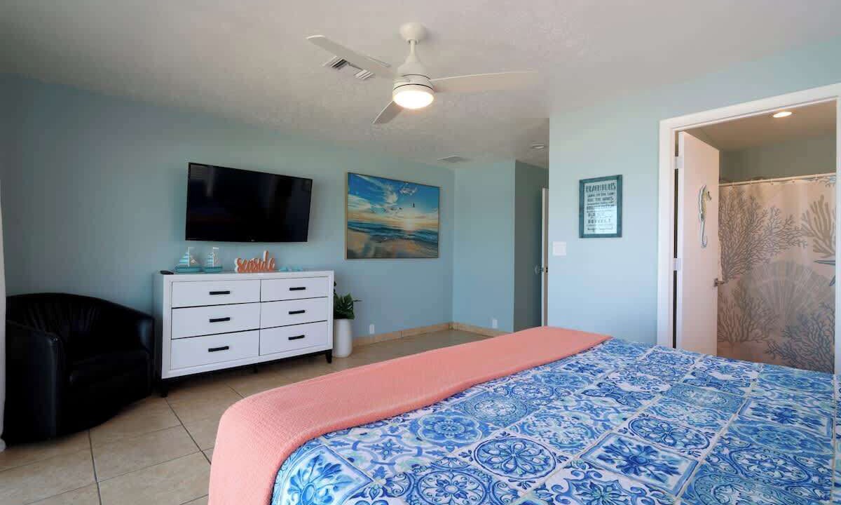 Photo of Bathroom in Floridana Beach