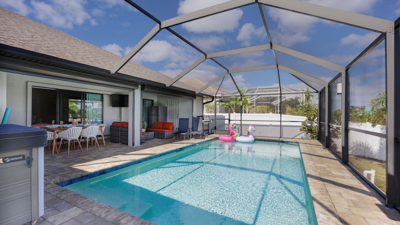Photo of Outdoor in Pelican