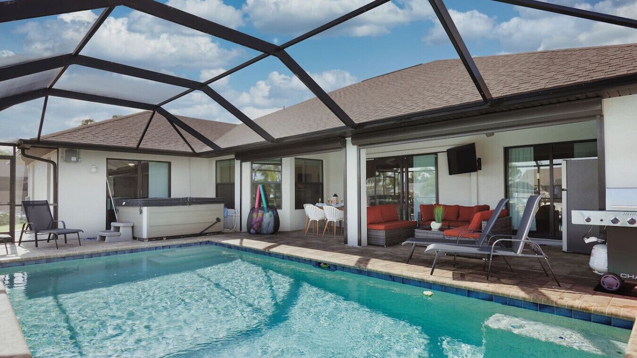 Photo of Outdoor in Pelican