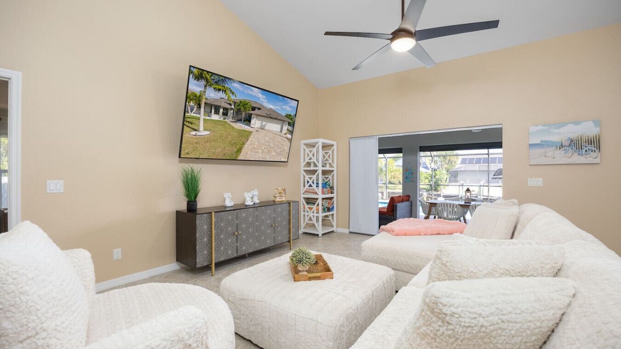 Photo of Livingroom in Pelican