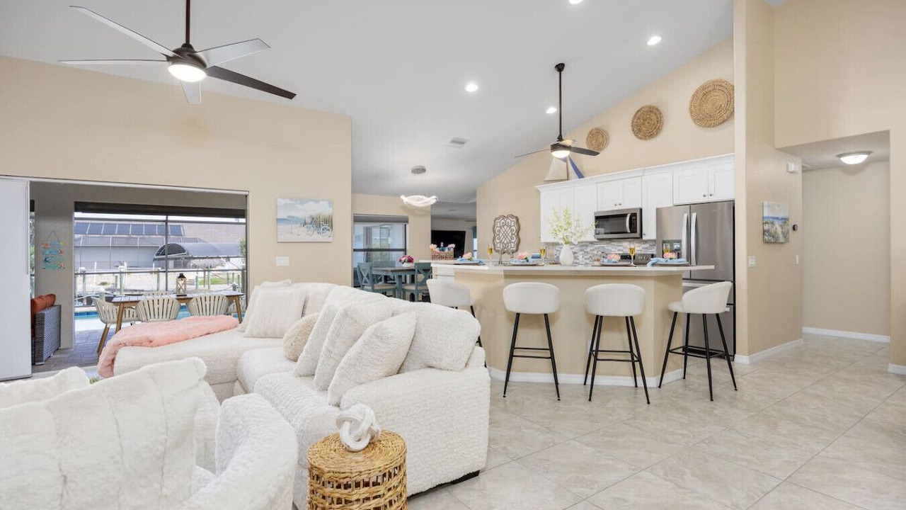 Photo of Livingroom in Pelican