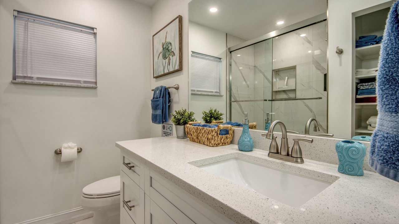 Photo of Bathroom in Caloosahatchee