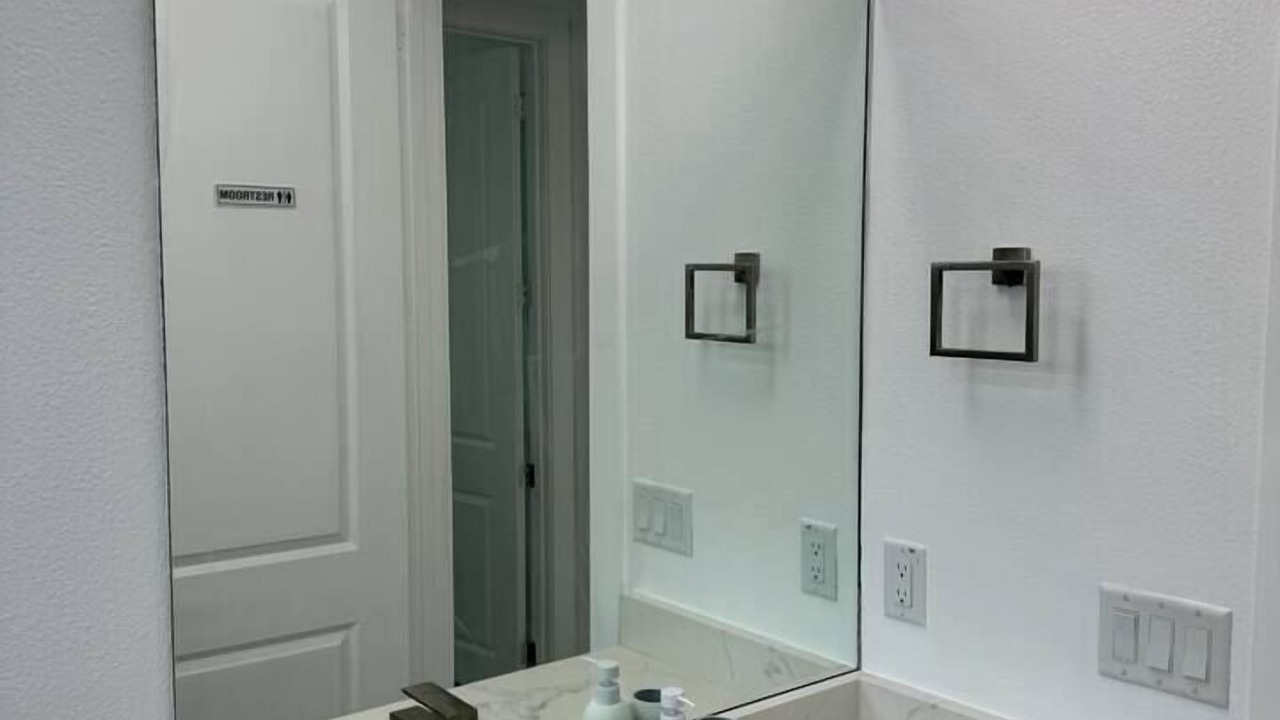 Photo of Bathroom in Pinecrest West Park