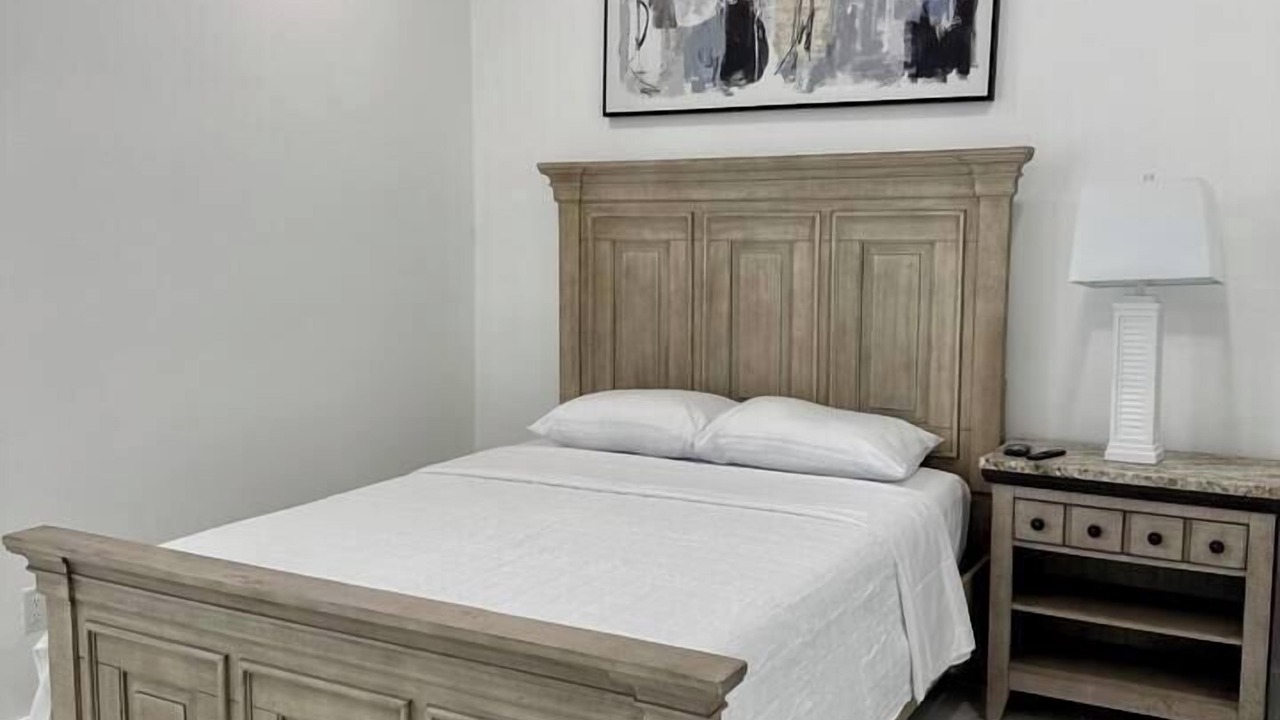 Photo of Bedroom in Pinecrest West Park