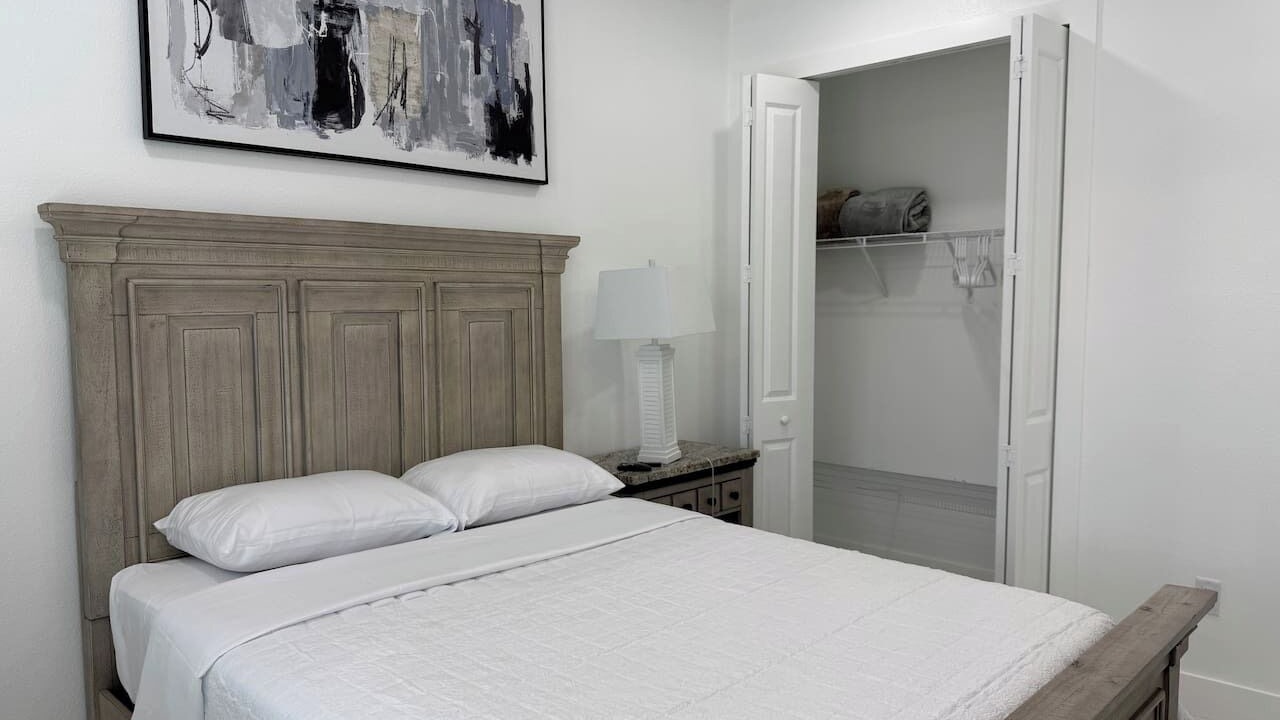 Photo of Bedroom in Pinecrest West Park
