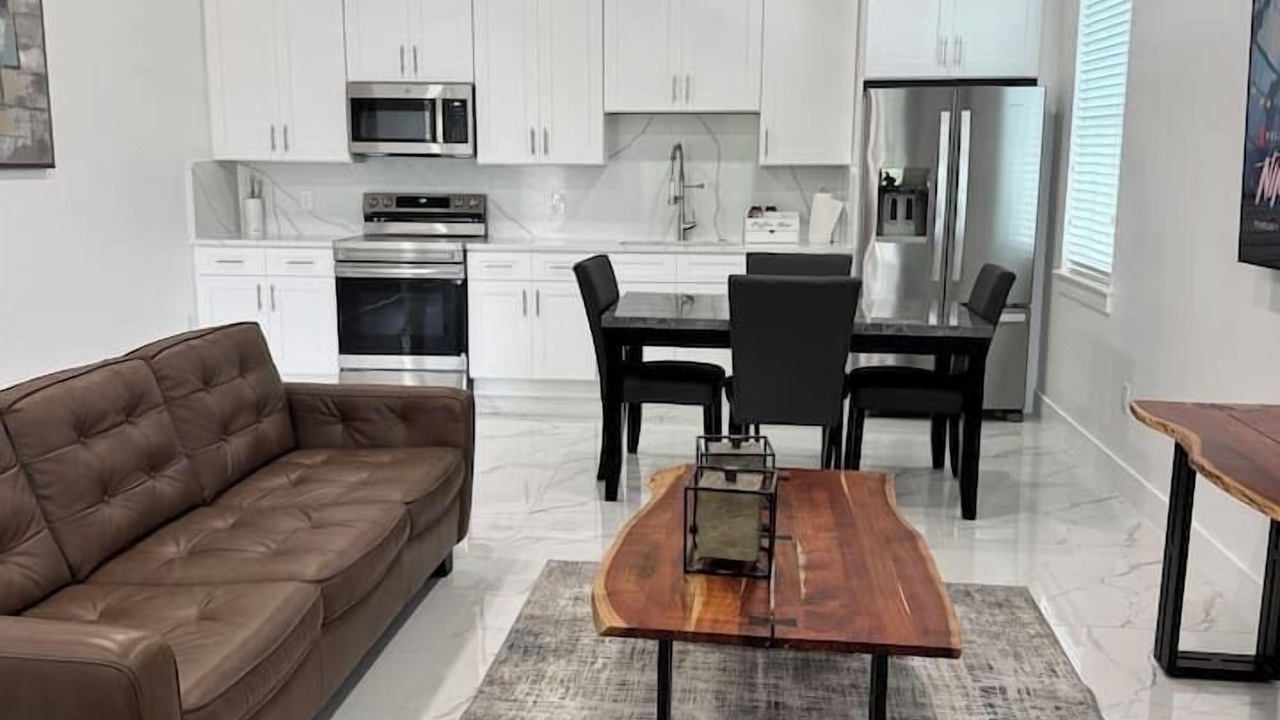 Photo of Livingroom in Pinecrest West Park