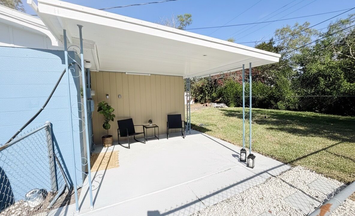 Photo of Patio Balcony in Holiday