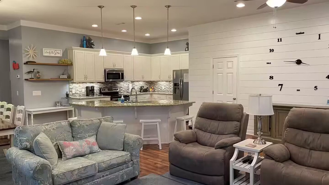 Photo of Livingroom in Bahama Beach