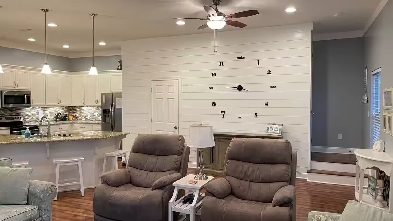 Photo of Livingroom in Bahama Beach