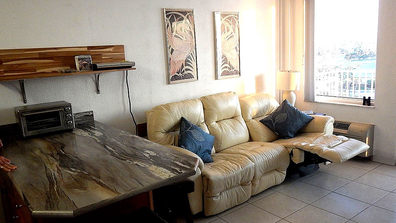 Photo of Livingroom in South Peninsula Historic District