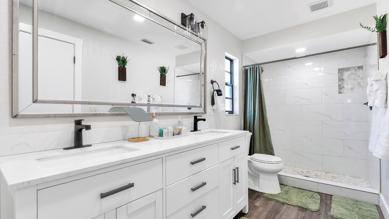 Photo of Bathroom in Largo