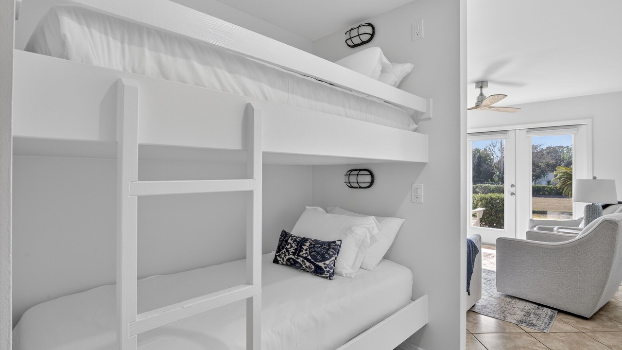 Photo of Bedroom in Gulf Place