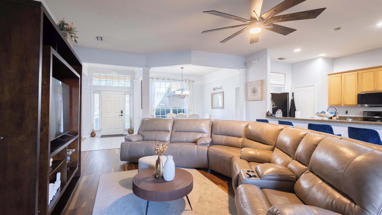 Photo of Livingroom in Seffner Community Alliance