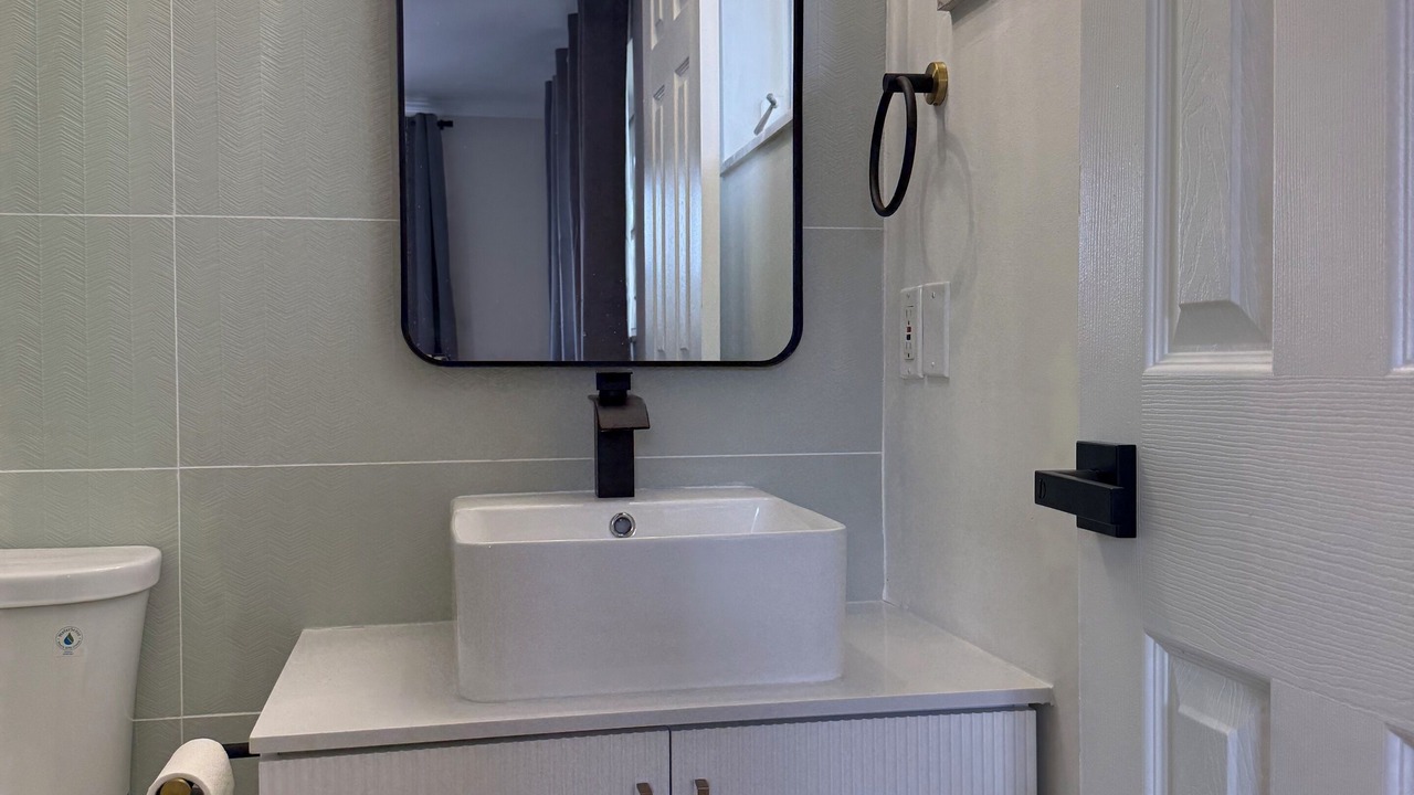 Photo of Bathroom in Royal Harbor