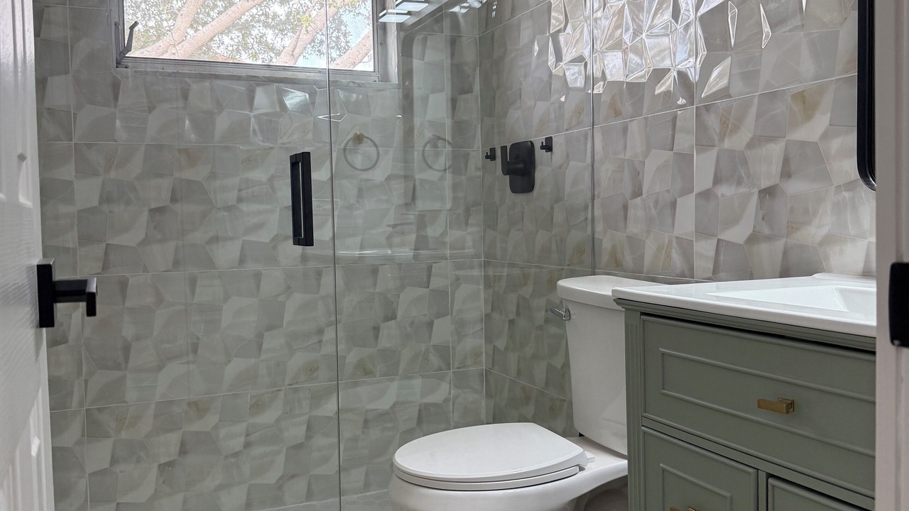 Photo of Bathroom in Royal Harbor