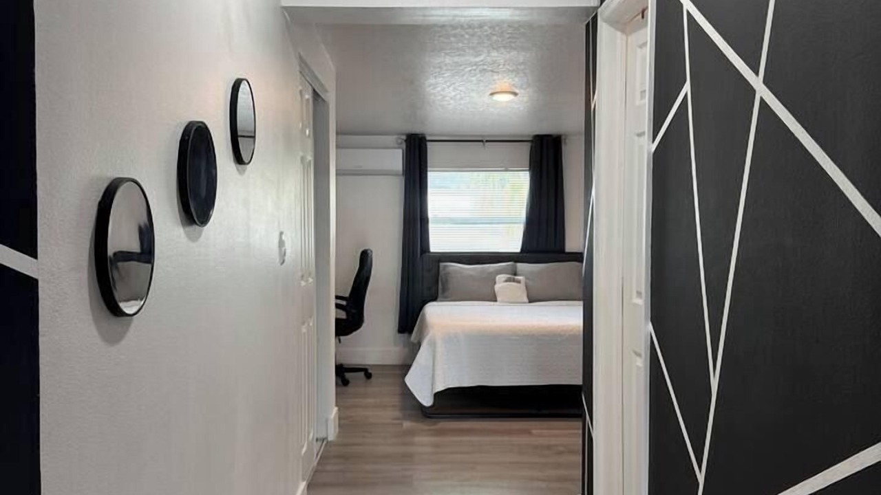 Photo of Bedroom in Pinecrest West Park