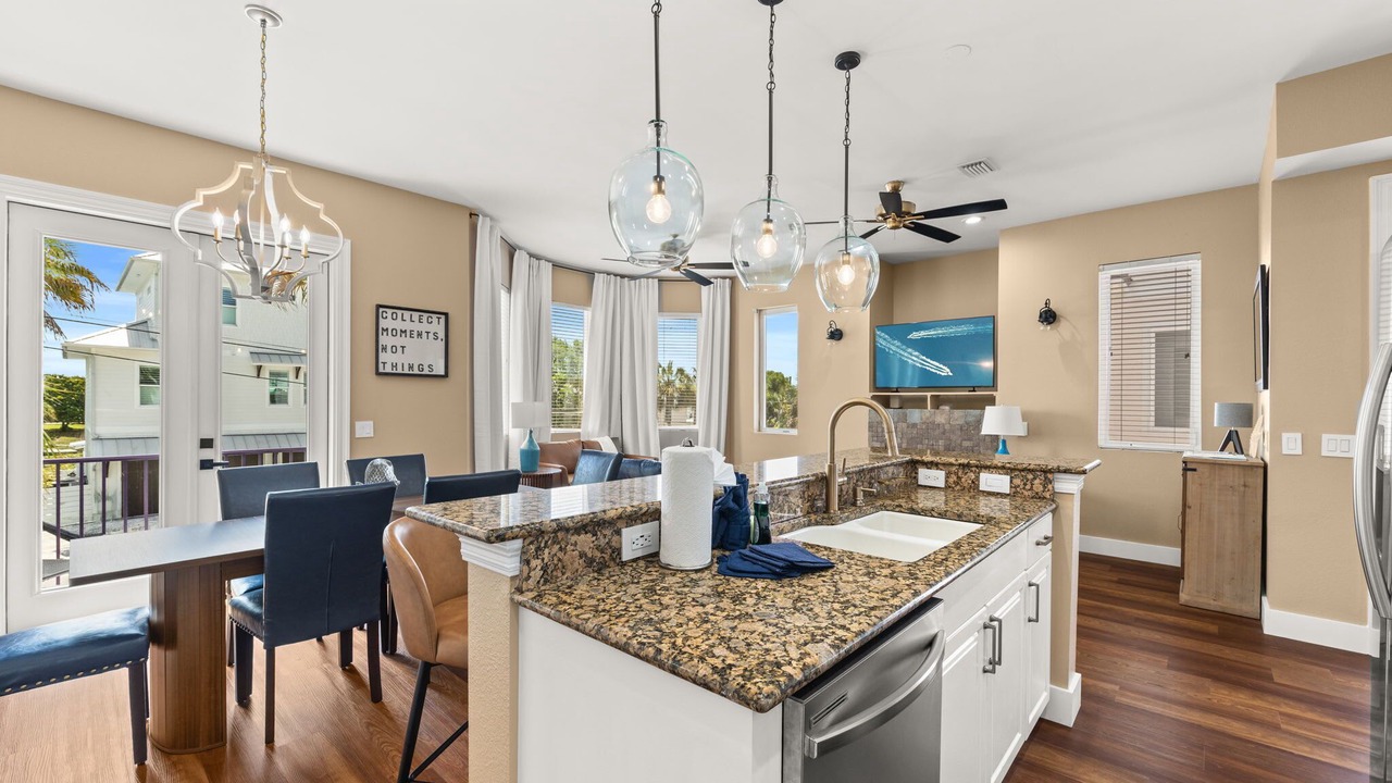 Photo of Kitchen in Laguna Beach Estates