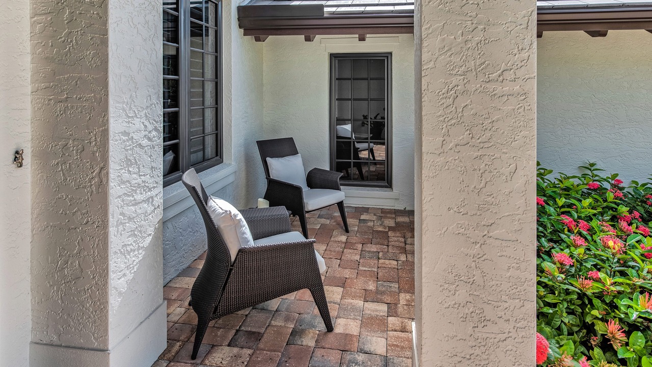 Photo of Patio Balcony in Vanderbilt Beach