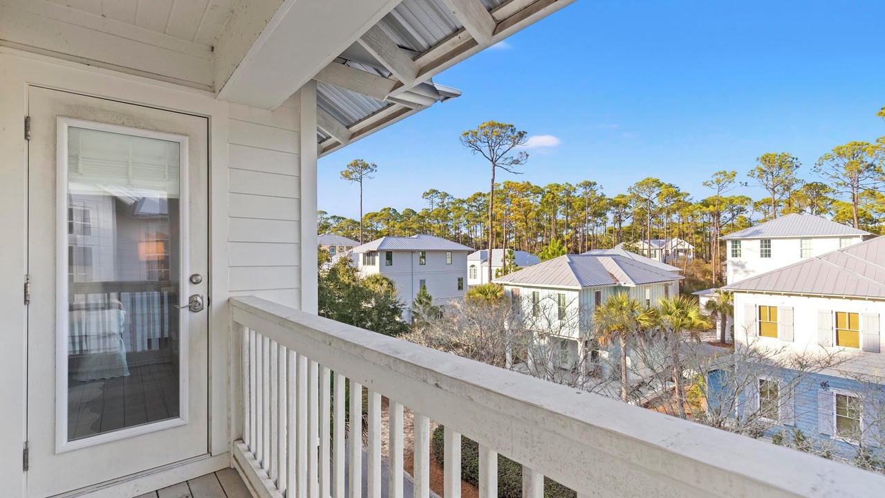 Photo of Patio Balcony in Treetop
