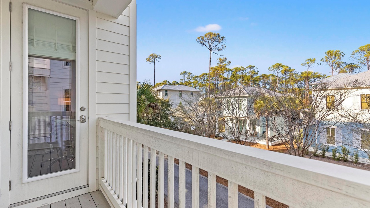 Photo of Patio Balcony in Treetop
