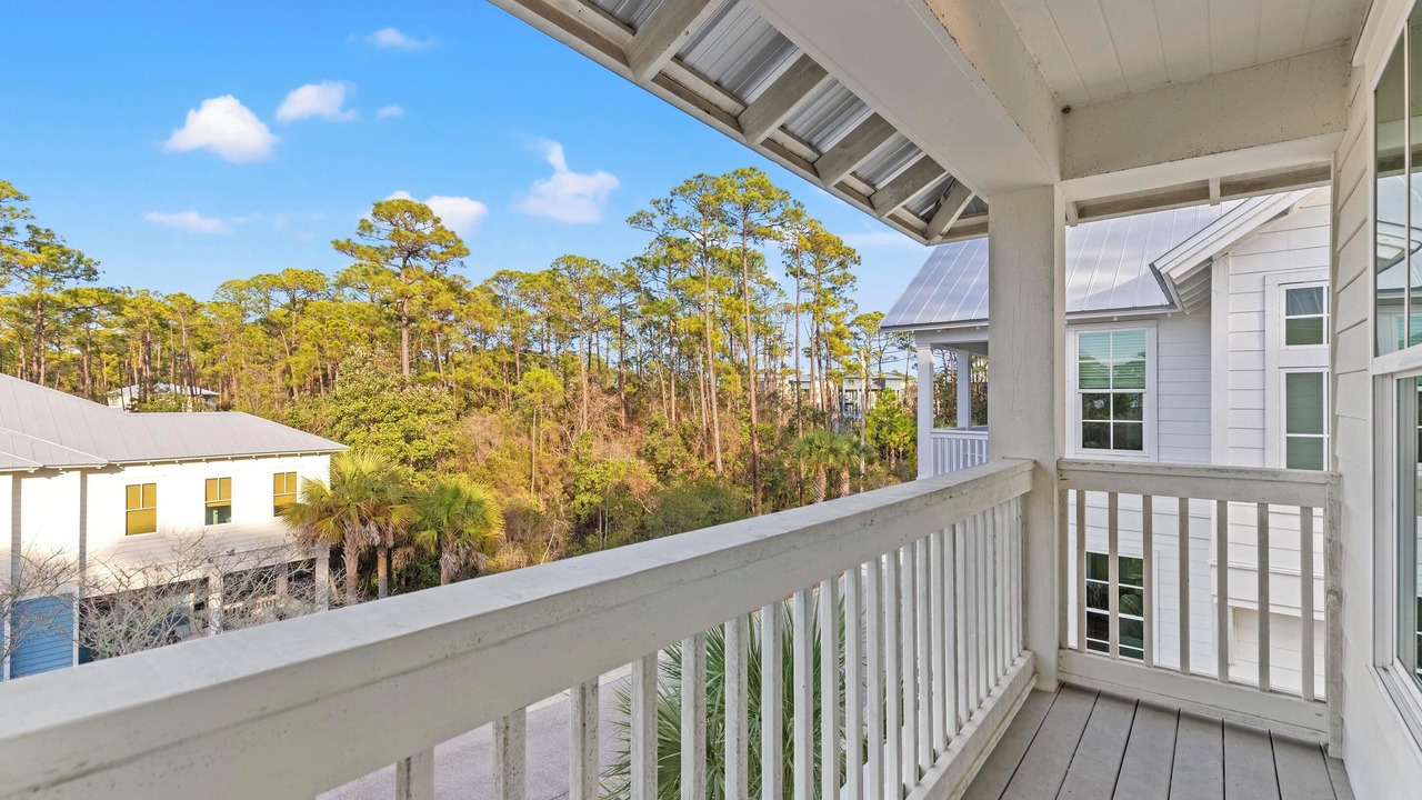 Photo of Patio Balcony in Treetop