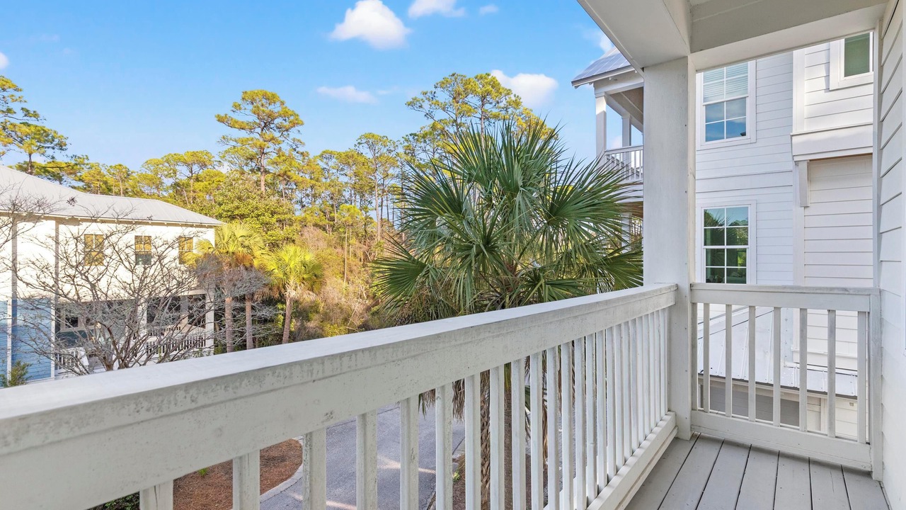 Photo of Patio Balcony in Treetop