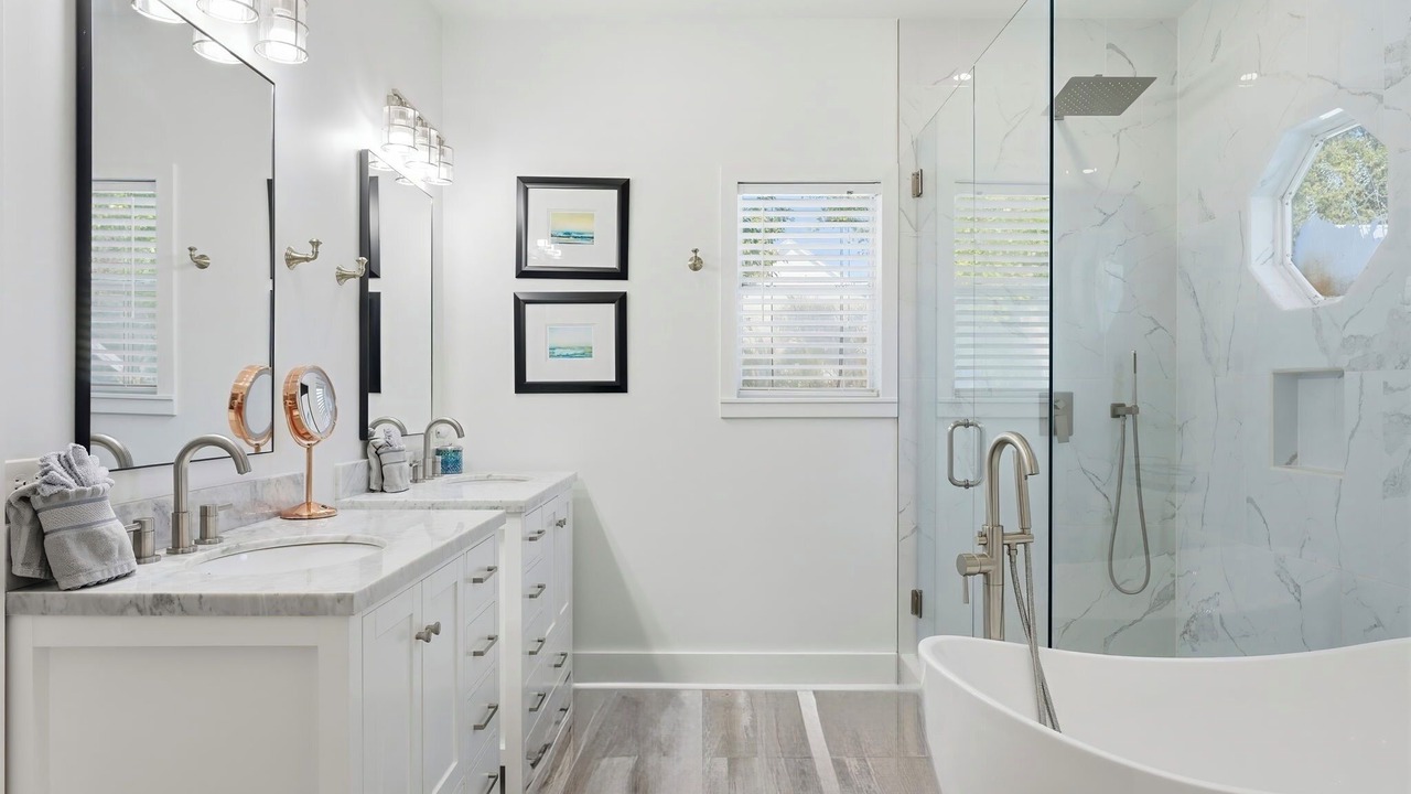 Photo of Bathroom in Crystal Beach