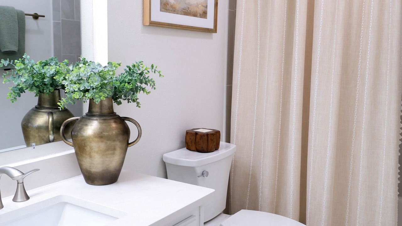 Photo of Bathroom in Thomas Drive