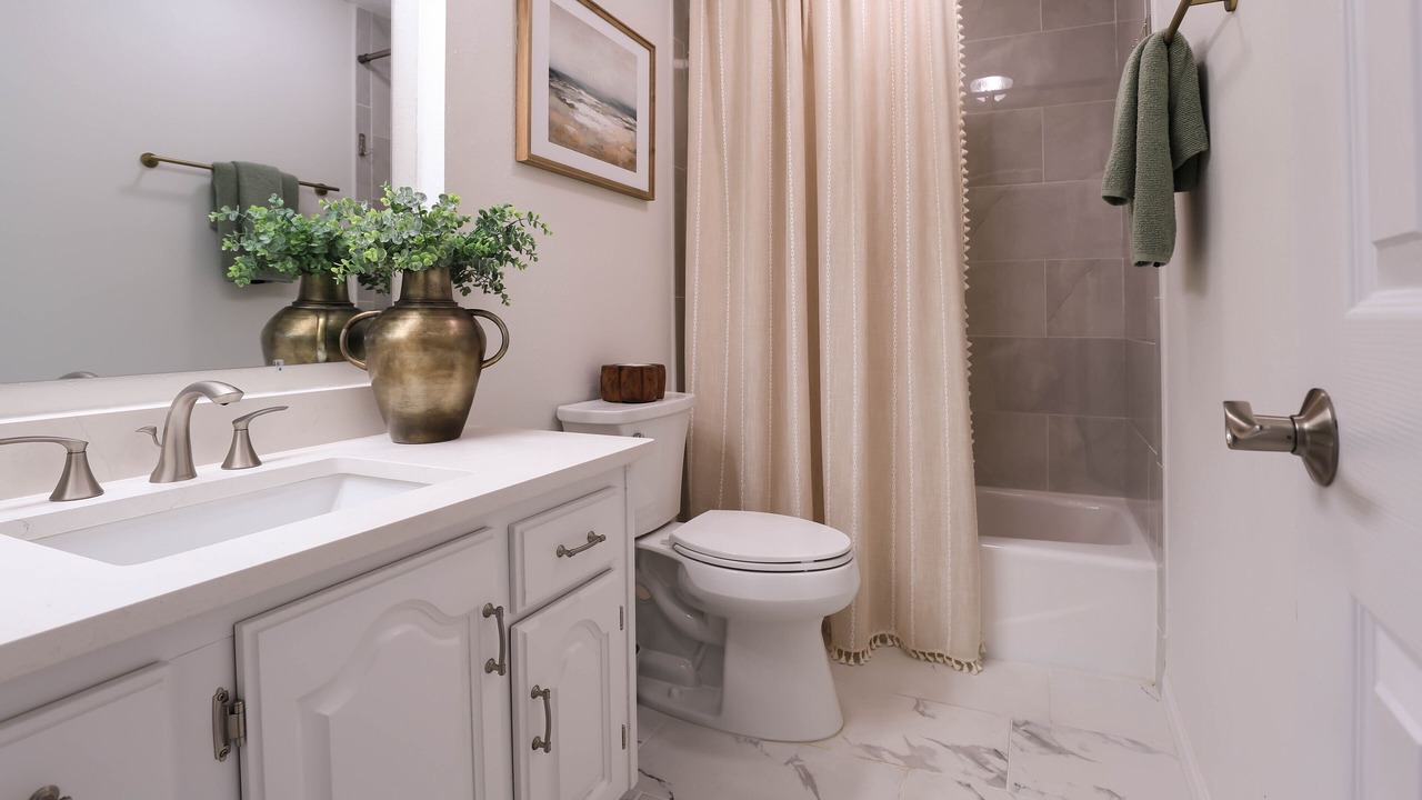 Photo of Bathroom in Thomas Drive