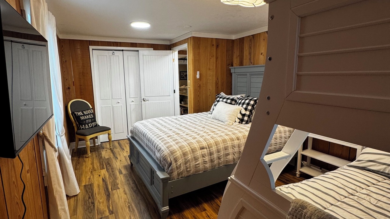 Photo of Bedroom in Dunnellon