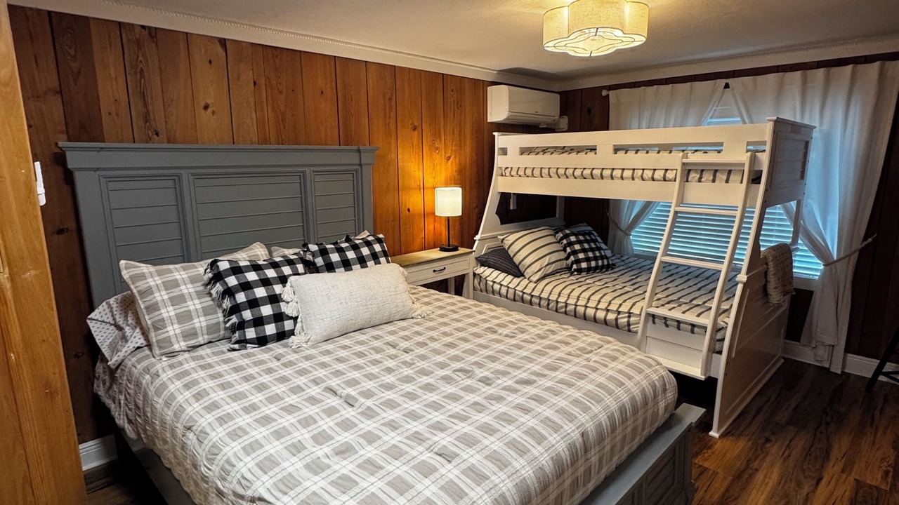 Photo of Bedroom in Dunnellon