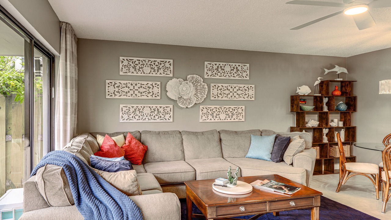 Photo of Livingroom in Palm Beach Shores