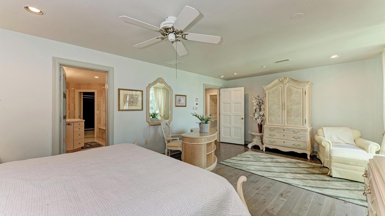 Photo of Bedroom in Longboat Key