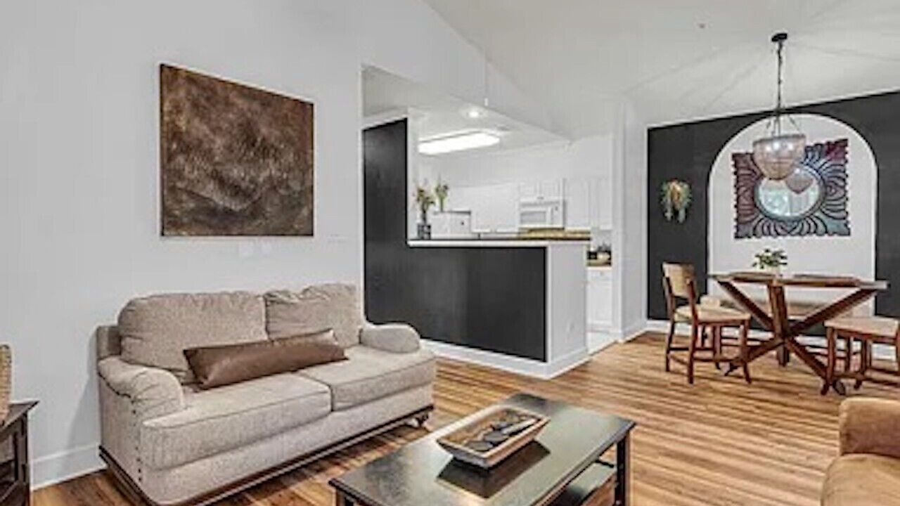 Photo of Livingroom in Foley