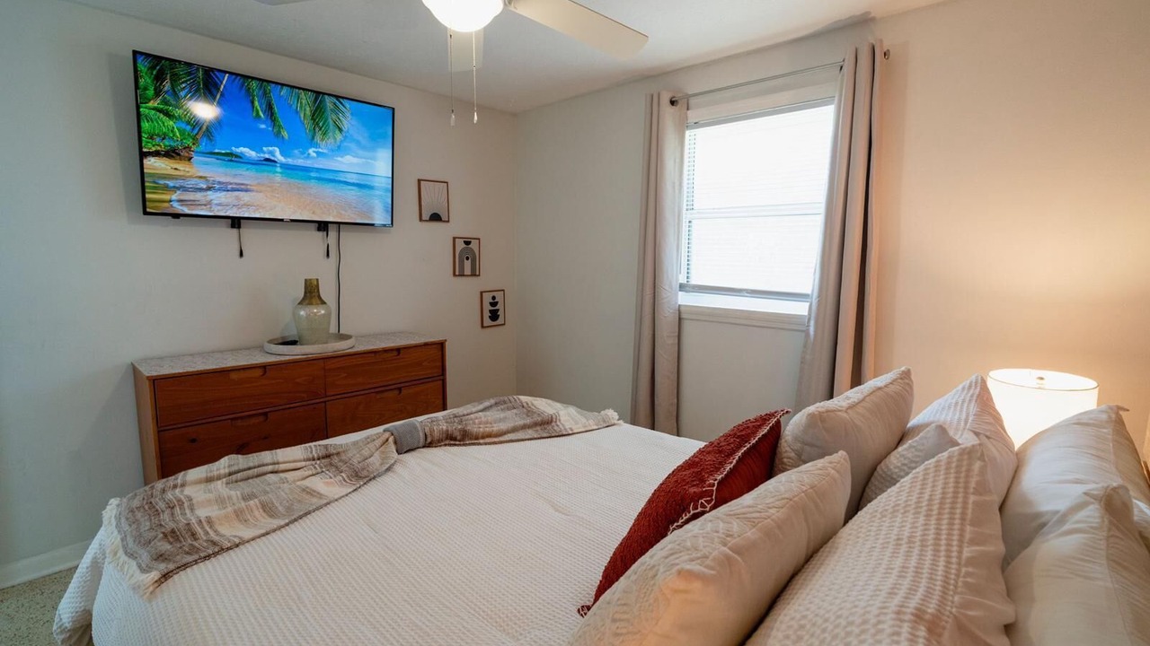 Photo of Bedroom in Westside
