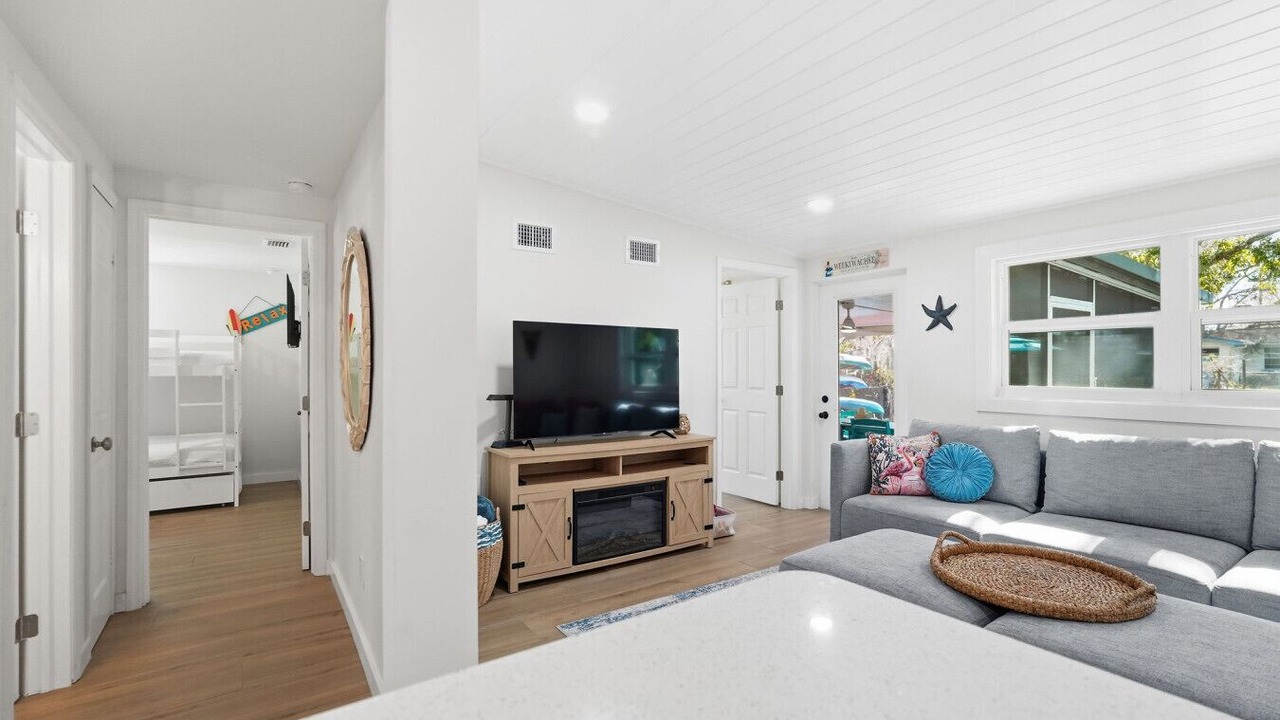 Photo of Livingroom in Weeki Wachee Gardens